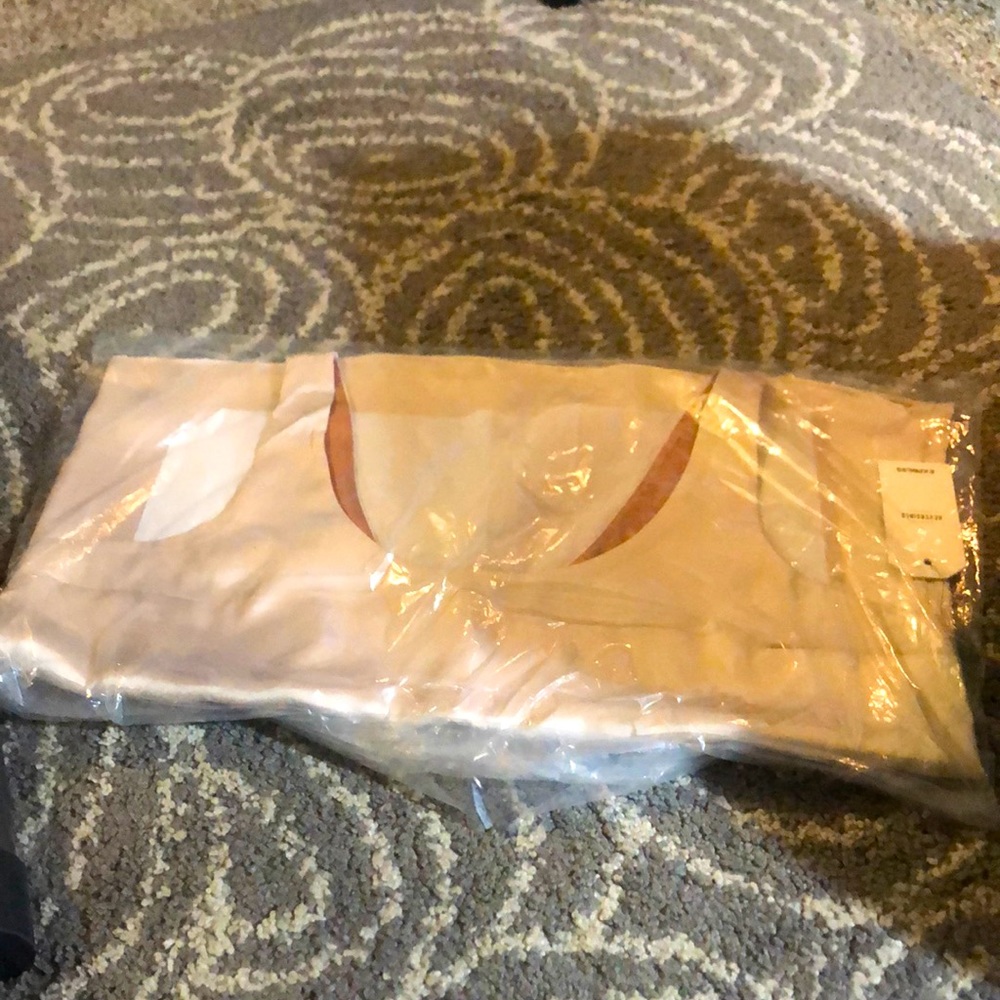 NWT reversible silky tank L